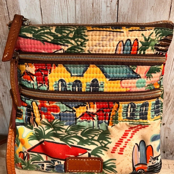 Rare Dooney And Bourke Tropical Crossbody Purse - Picture 2 of 6